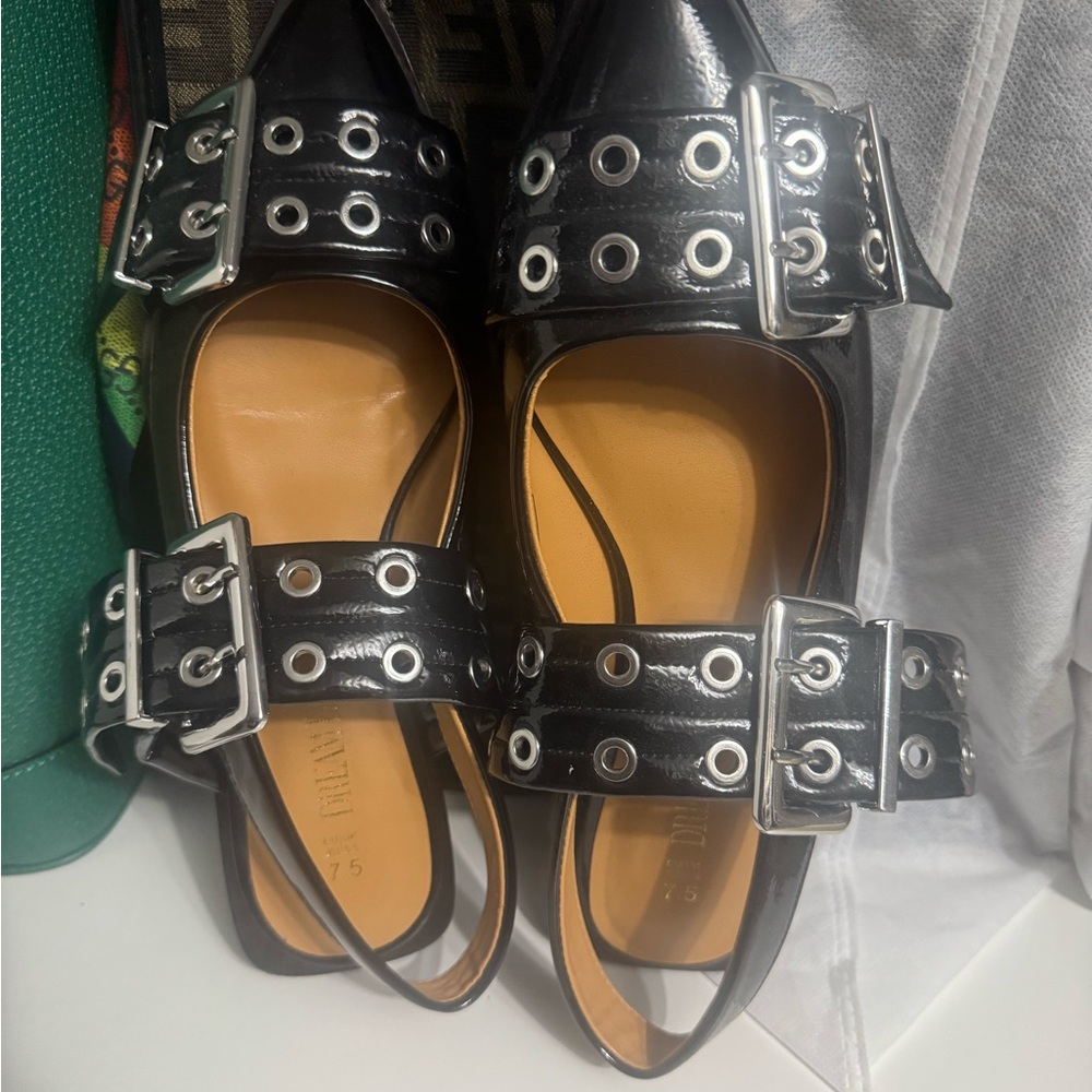 Dream Pairs Black Flats with Silver Buckle Accents